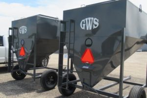 Hoge-Auctioneering_Iowa_GWS-Livestock-Feeding-Equipment_IMG_9442